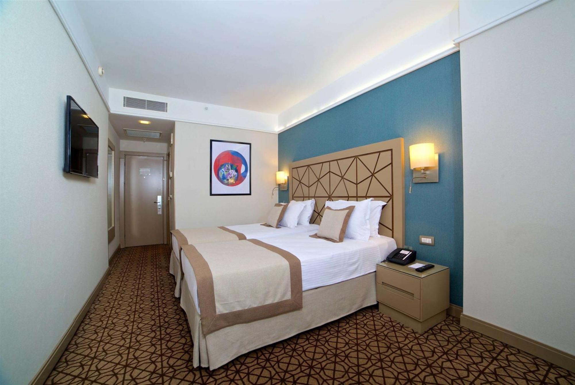 Ramada By Wyndham Taksim Hotel 4*