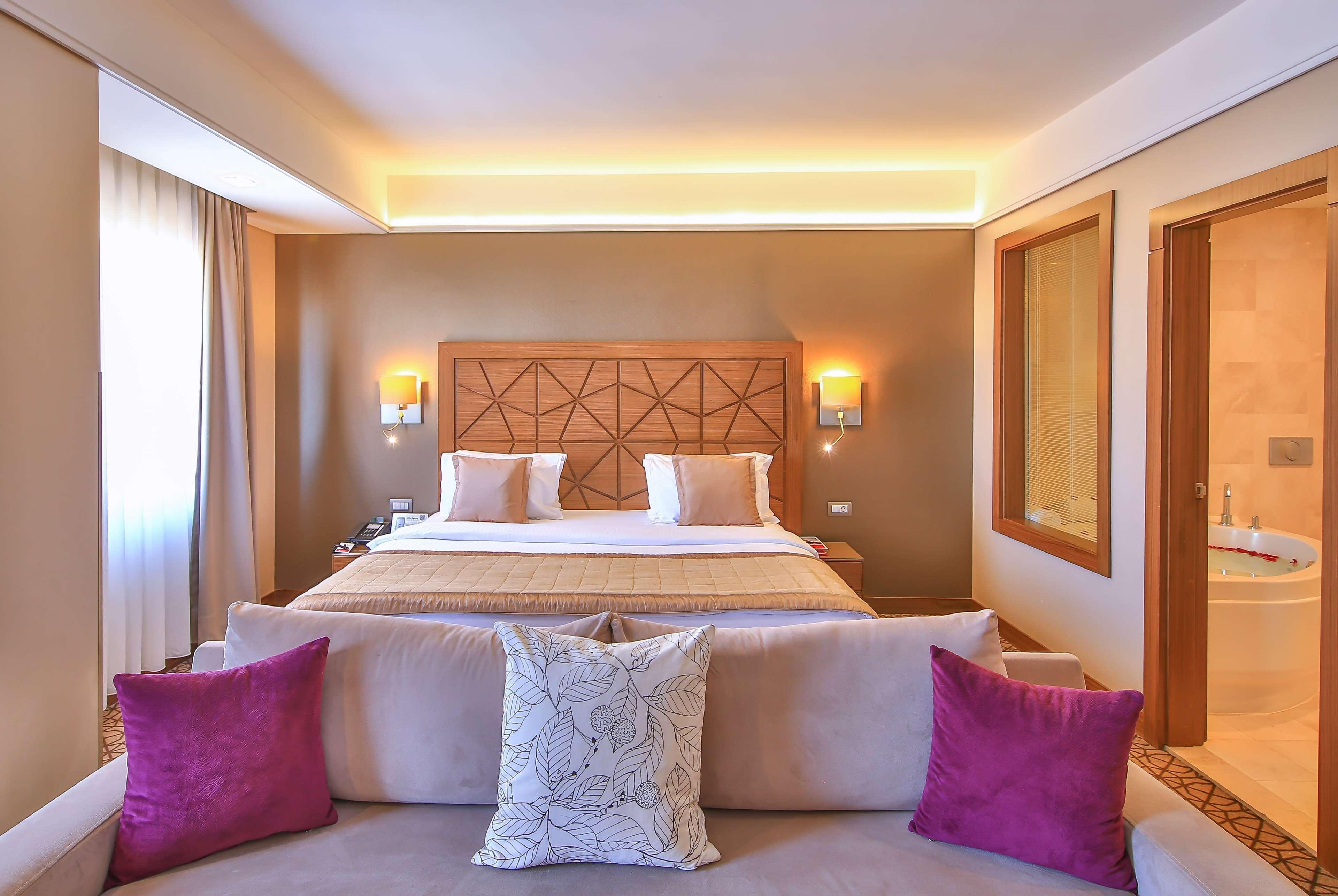 Otel Ramada By Wyndham Taksim 4*